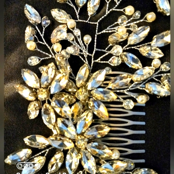 Rhinestone Handmade Bridal Hair Comb Accessory - Picture 2 of 14
